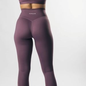 Alphalete- Alphalux Essential leggings